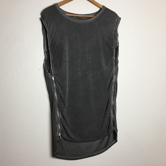 POL Show Your Muscles Zipper Tank - Picture 1 of 8